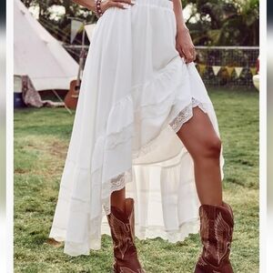 Elegant White Hi Low Lace Trim Skirt